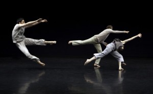 Doug Varone and Dancers. Photo by Cylla von Tiedemann.